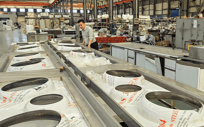 瑞能?chē)?guó)際·瑪菲利廚具生產(chǎn)廠家實(shí)況圖片